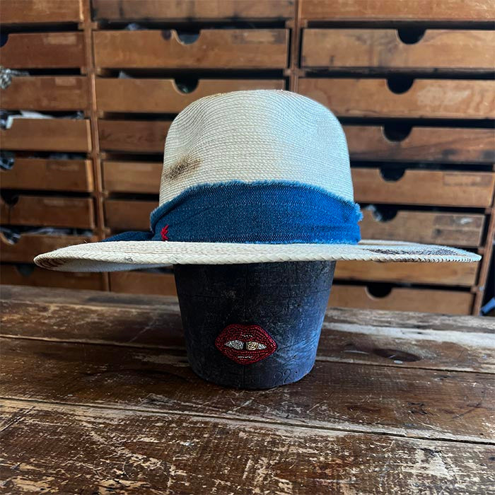 Sample: Palm Hat