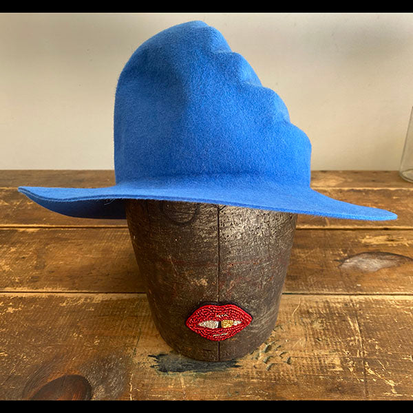 Custom: Escalier Hat